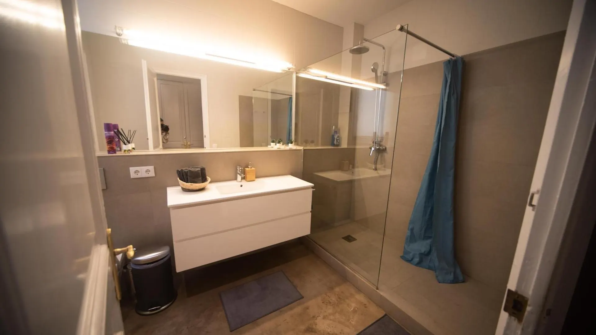 Barcelona Rooms - Pau Claris